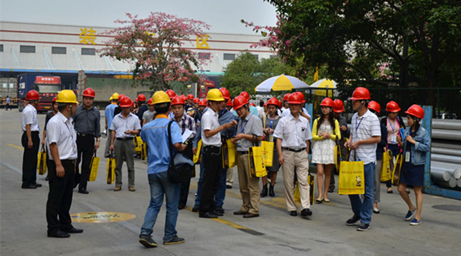 2015年全国清洁出产钻研会圆满召开——行业专家及各企业代表光临我司参观！