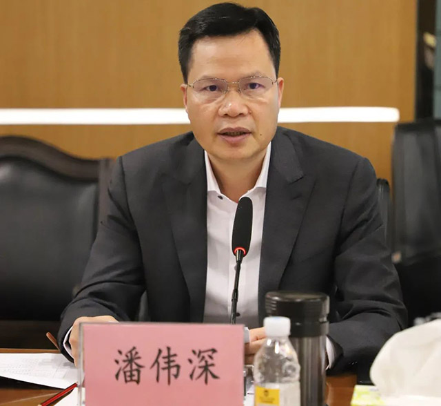 4008云顶集团集团董事长潘伟深向参加启动会的所有辅导暗示迎接