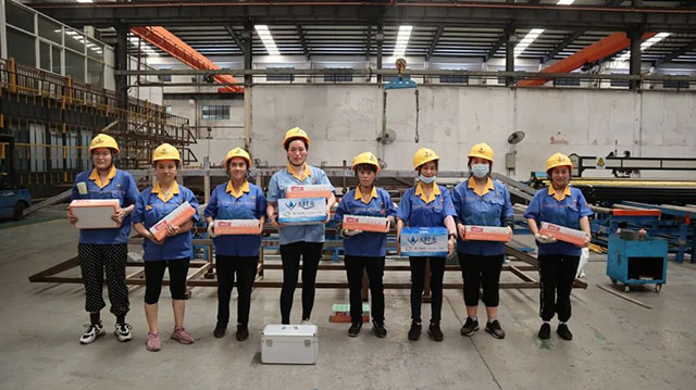 这次慰问，让集团一线员工亲身段味到了党和集团的关切和温暖