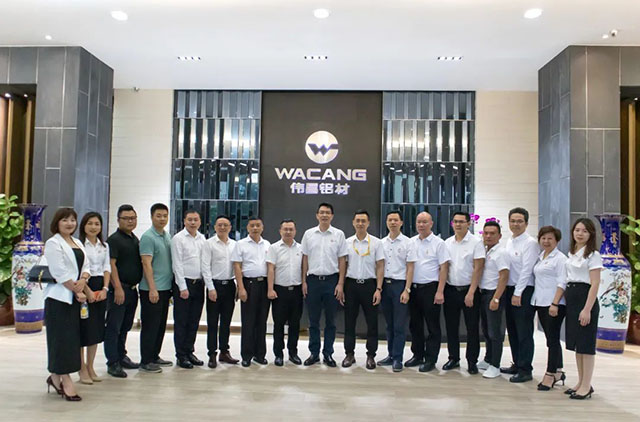 佛山市湖南省邵阳市商会光临4008云顶集团参观互换