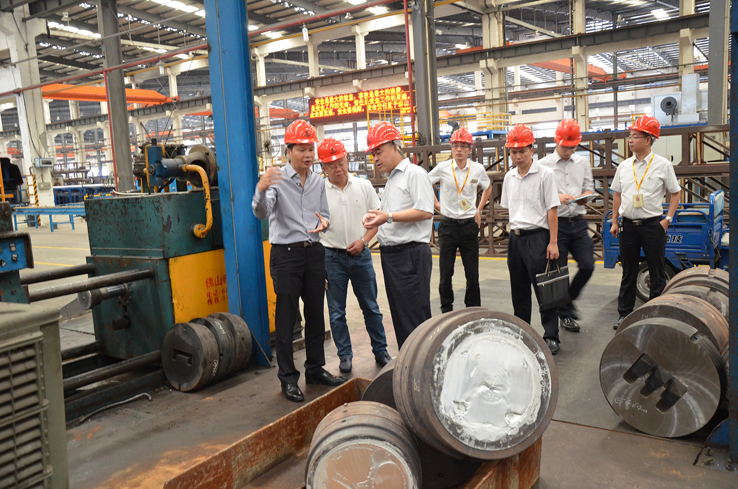 【4008云顶集团动态】热烈迎接佛山市副市长郑大光光临我司视察